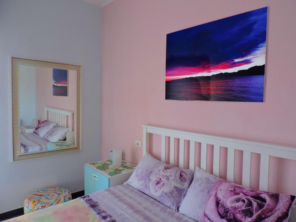 Biker'S Blue Cove Apartment ฟีนาเลลีกูเร ภายนอก รูปภาพ